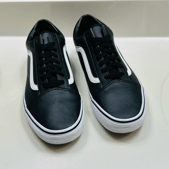 SOLD 😃 VANS Men’s Black & White Leather Sneakers Size 11.5 - Picture 6 of 8